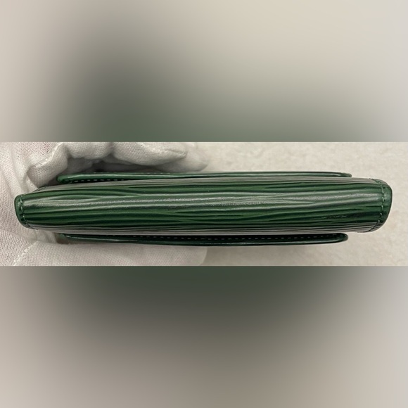 Louis Vuitton Authentic Vintage Forest Green Bifold Compact Wallet - Picture 5 of 13